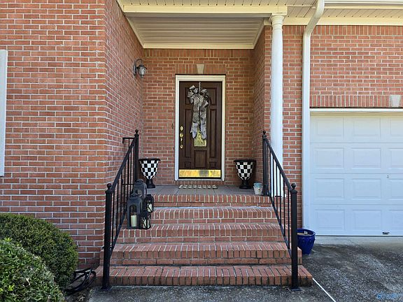 2nd image of 312 Lakepoint Dr