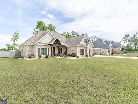 4th image of 240 Flat Shoal Dr
