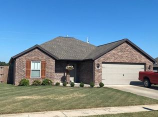 509 White Oak St, Gentry, AR 72734