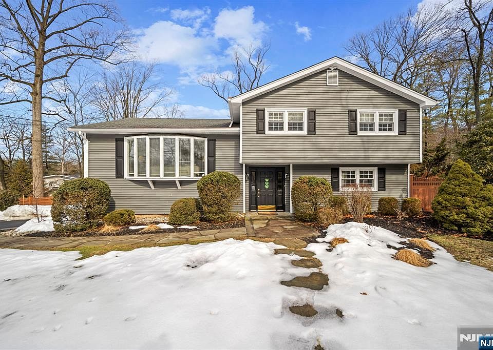 1st image of 564 Whitenack Rd