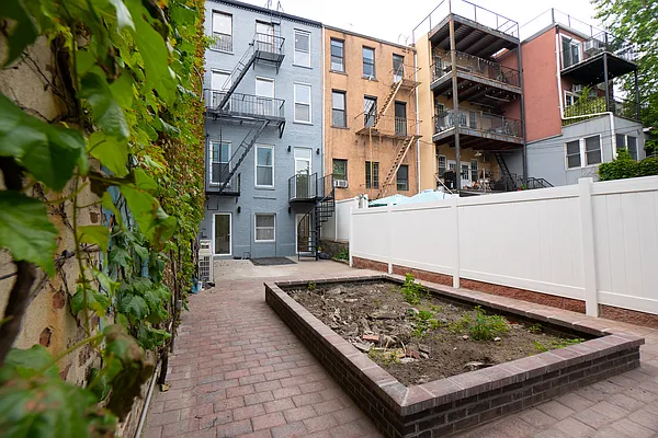 Rented by Silver Line Realty Group NY LLC | media 14