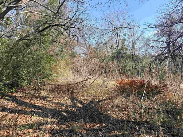 1403 N Whitten Ave, Tyler, TX 75702