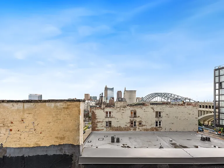 2220 Superior Viaduct #10 — Photo 25