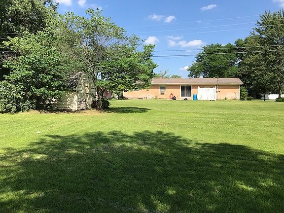 5th image of 370 Hiawatha Dr
