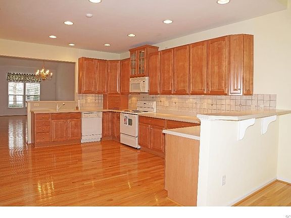 5th image of 31152 Mills Chase Dr