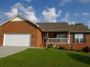 2335 Cayugas Ln, Maryville, TN 37801