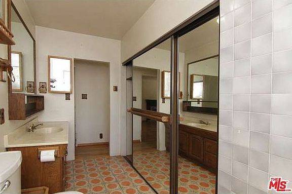 2nd image of 5850 Calvin Ave