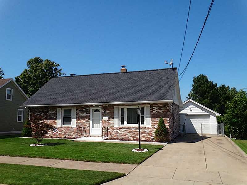 1st image of 1518 W 44th St