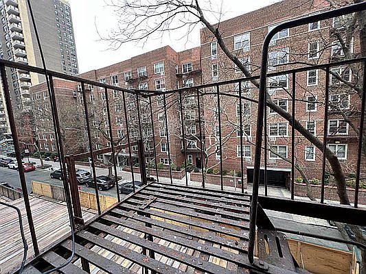 4th image of 336 E 87th St APT 3D