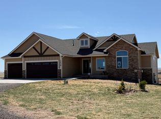 1635 Little Star Dr, Cheyenne, WY 82009