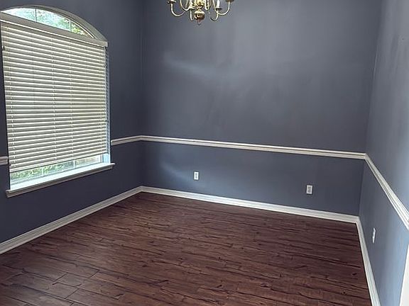 5th image of 9812 Kings Pointe Dr