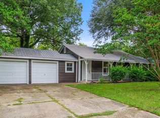 505 N Live Oak St, Gladewater, TX 75647