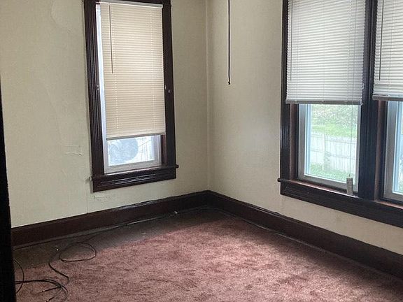4th image of 810 Park Ave