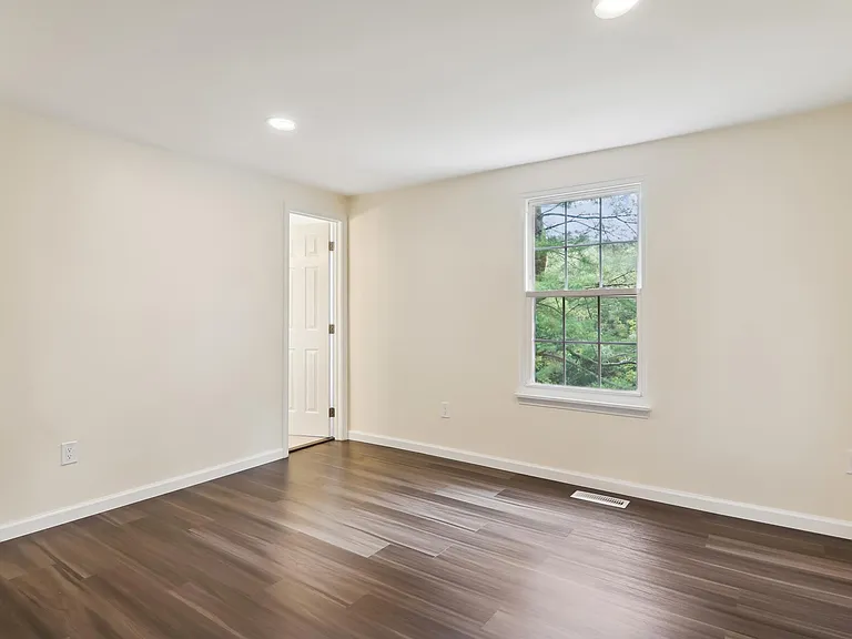 18257 Smoke House Ct — Photo 23