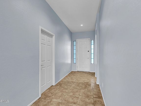 5th image of 1013 W AYRSHIRE Trail