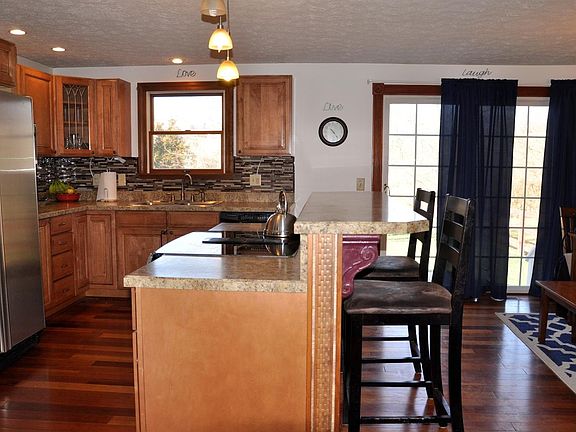 3rd image of 239 Kensington Dr