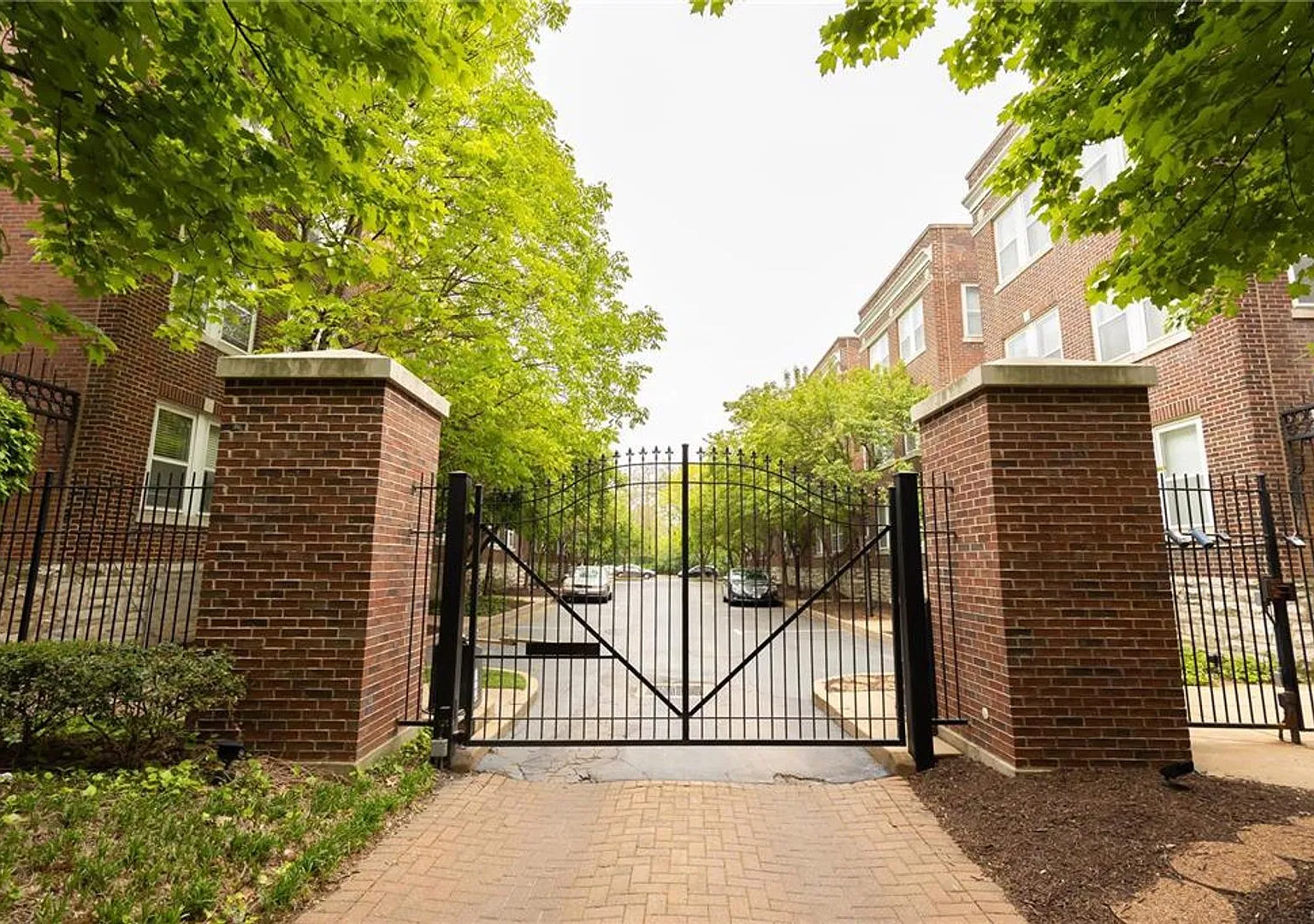 5350 Pershing Avenue #2a | Saint Louis 63112 — Photo 1