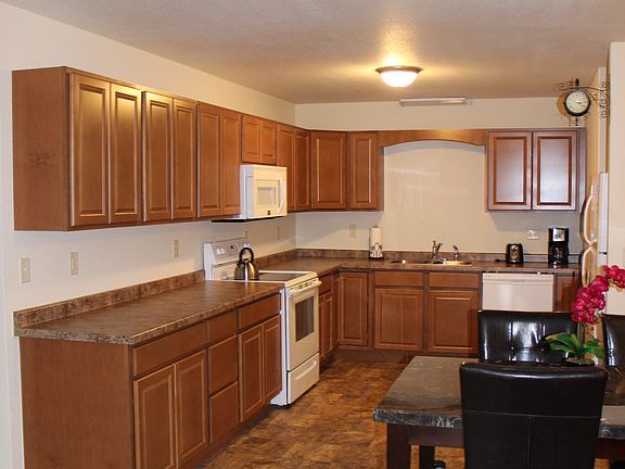 4th image of 2440 Southwoods Dr Unit 17