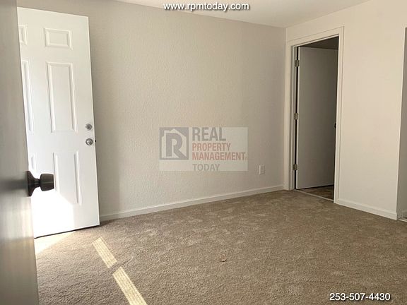 4th image of 2510 S Ainsworth Ave