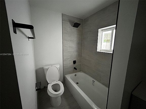 5th image of 4429 SW 21st St