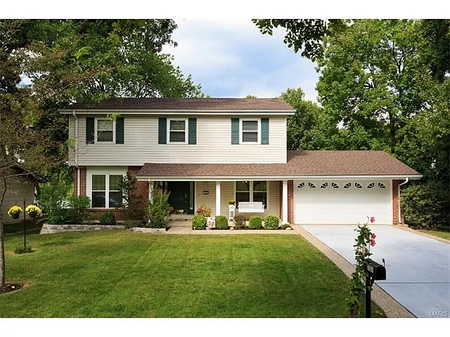 1207 Brittany Pkwy photo 1
