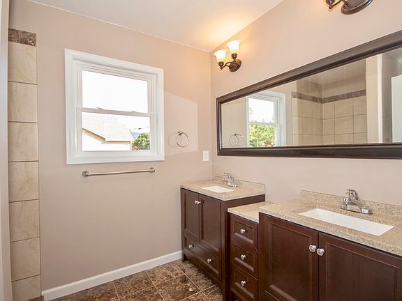 3rd image of 805 Craig Ave