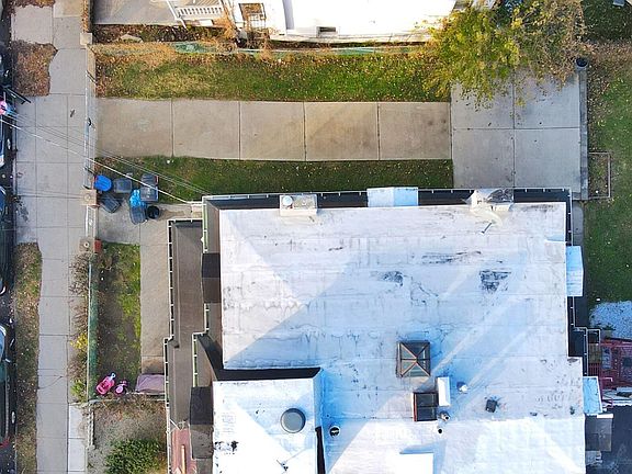 4th image of 373 Westervelt Ave