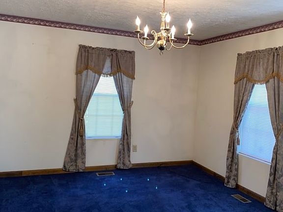 2nd image of 410 Glenn St
