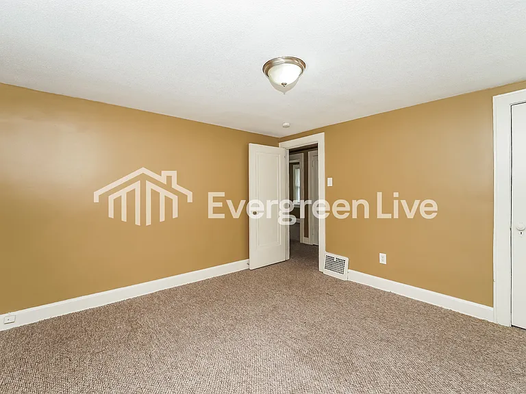 864 Packard Dr — Photo 12
