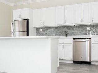 732 W Roscoe St APT 2, Chicago, IL 60657