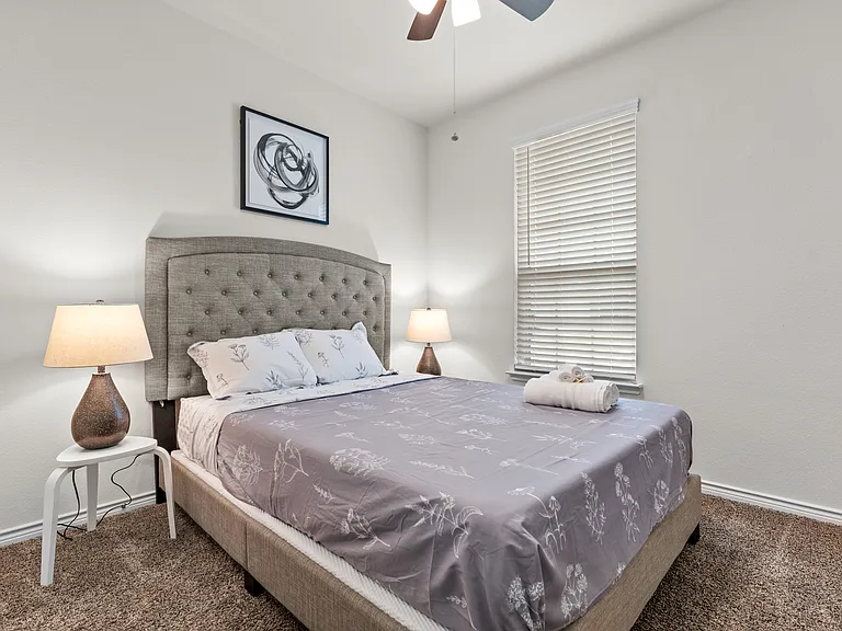 2304 Rosaline Dr — Photo 9