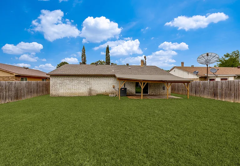 7504 Portman Ave — Photo 12