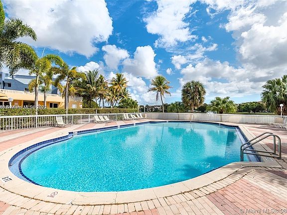5th image of 9375 Fontainebleau Blvd APT L118