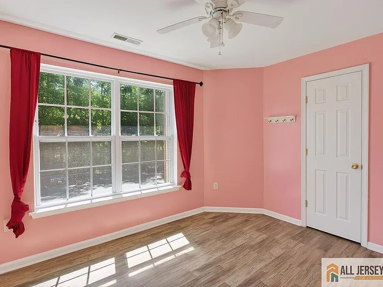 1111 Morning Glory Dr — Photo 27