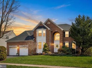 2 Carriage Ct, East Windsor, NJ 08520