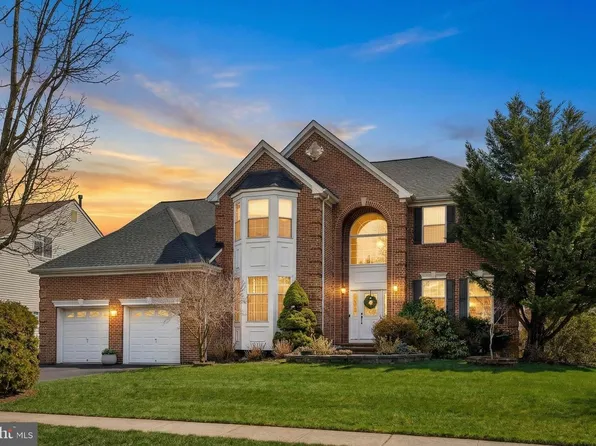 2 Carriage Ct, East Windsor, NJ 08520
