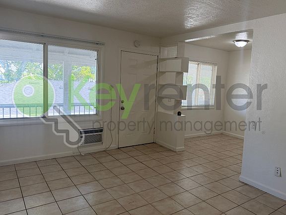 2nd image of 691 El Camino Ave APT 7