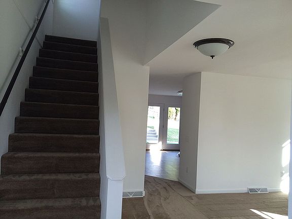 3rd image of 306 S 6th St