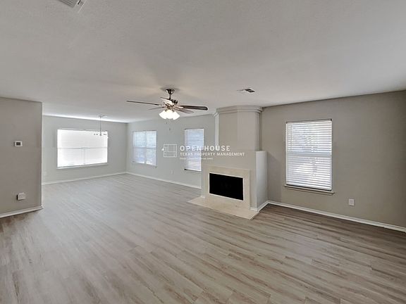3rd image of 2031 Yellowstone Ln