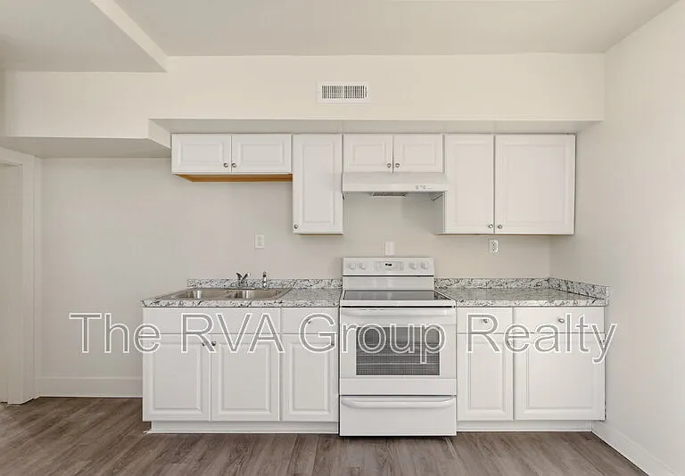 27 S Jefferson St #A — Photo 18