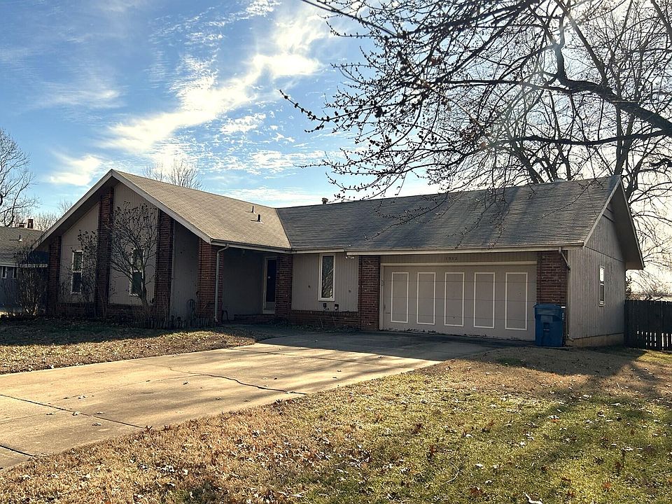 1352 East Woodgate Street, Springfield, MO 65804 Zillow