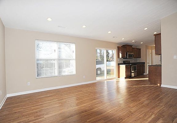 2nd image of 205 Lakehurst Ave
