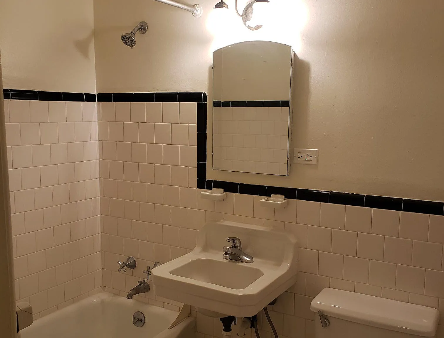 2 bed, 750 sqft, $1,400 — Photo 4