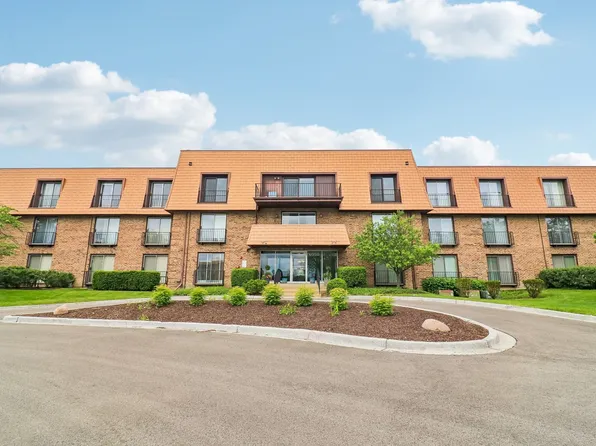 4050 Dundee Rd APT 303, Northbrook, IL 60062