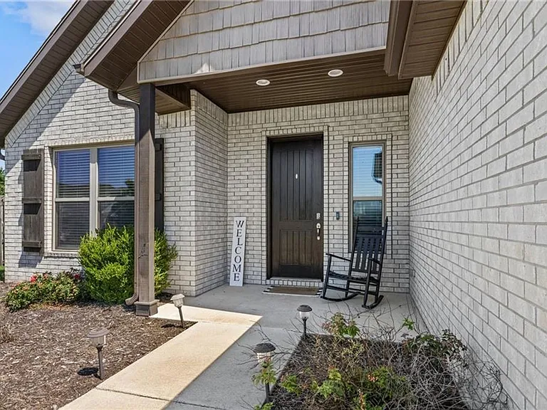 801 Bellmara Cir — Photo 3