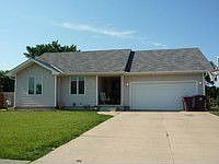 2nd image of 821 Arbor Dr