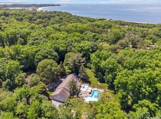 4 Old Field Woods Rd, Setauket, NY 11733