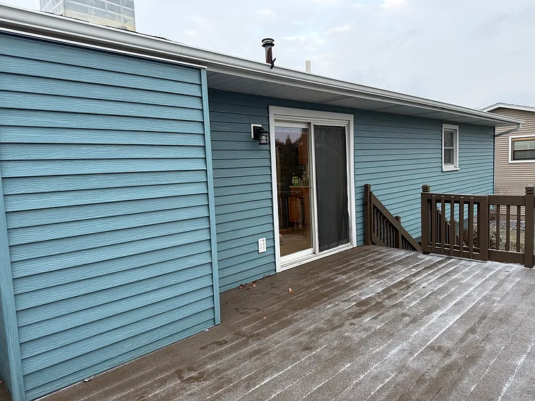 Back deck, big enough for everyone