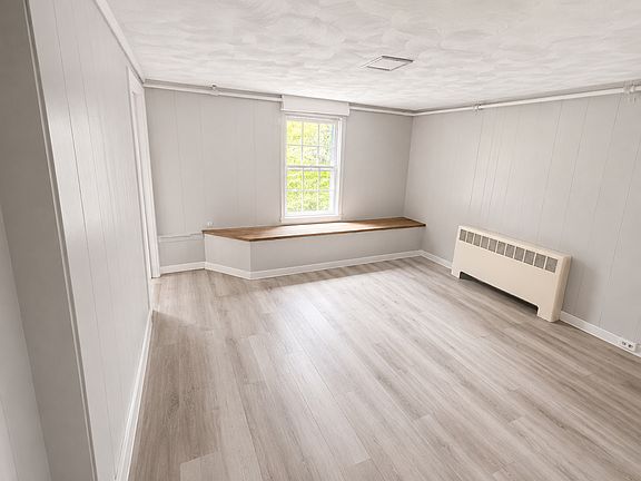 3rd image of 82 Adams St