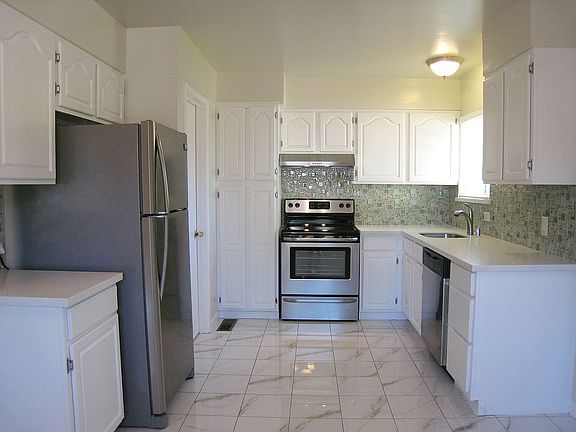 3rd image of 4536 Blackford Ave
